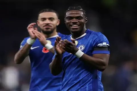 "لم أقرأها".. لاعب تشيلسي يعلق على أنباء عرضه على مانشستر يونايتد